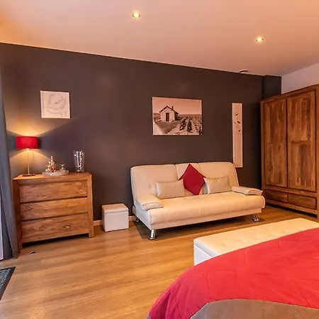 Clos Du Mont Rouge לינה וארוחת בוקר